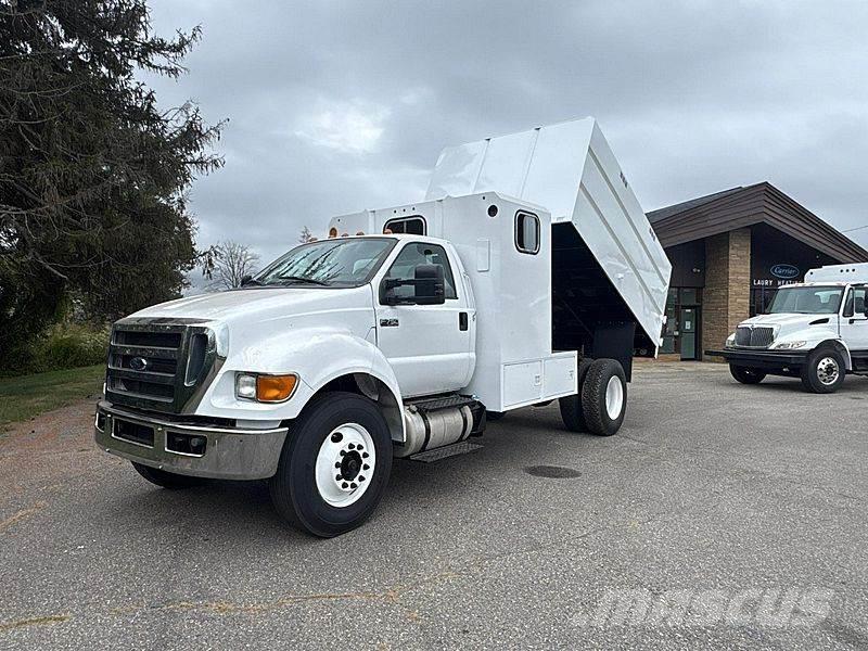 Ford F-750 碎木貨車