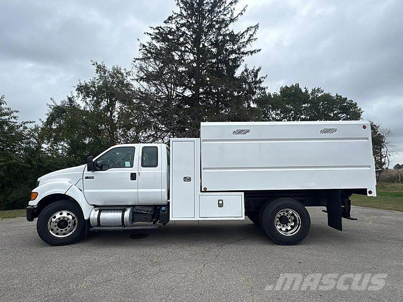 Ford F-750 碎木貨車