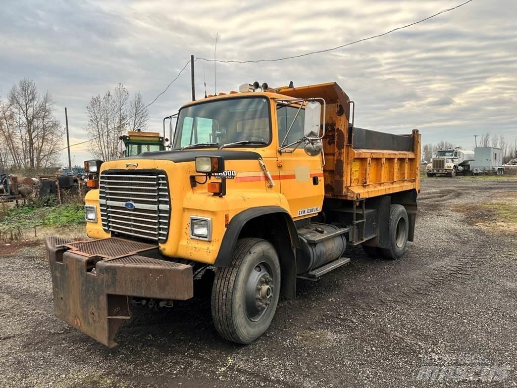 Ford L8000 傾卸式卡車