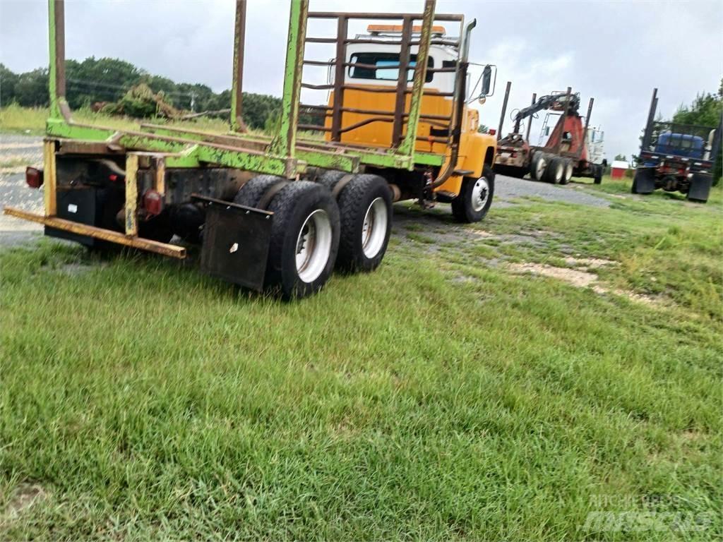Ford L8000 木材貨車