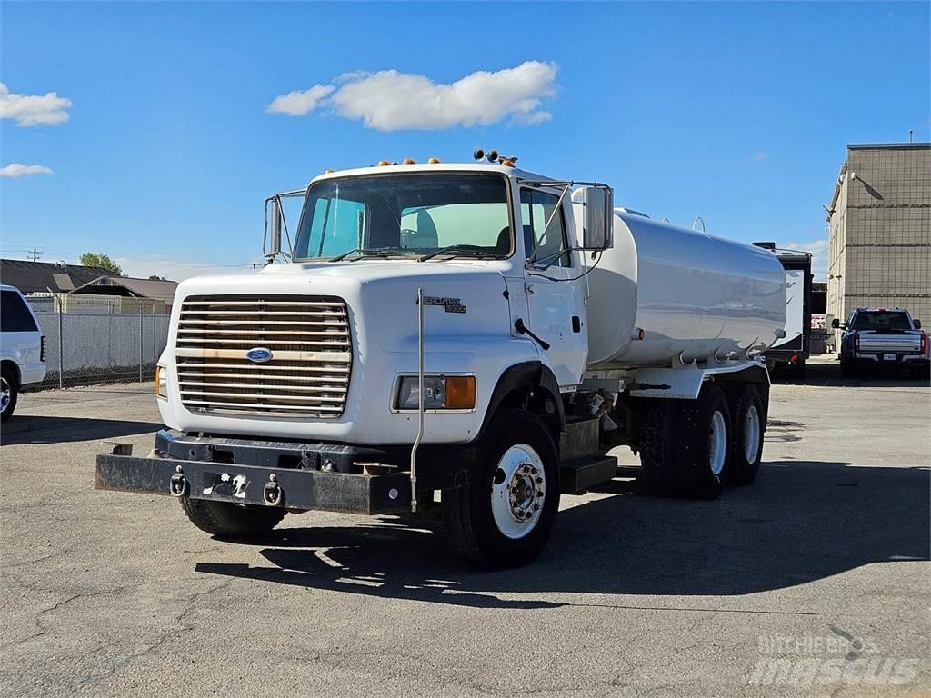 Ford L9000 運油車