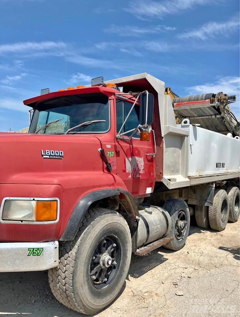 Ford L9000 運油車