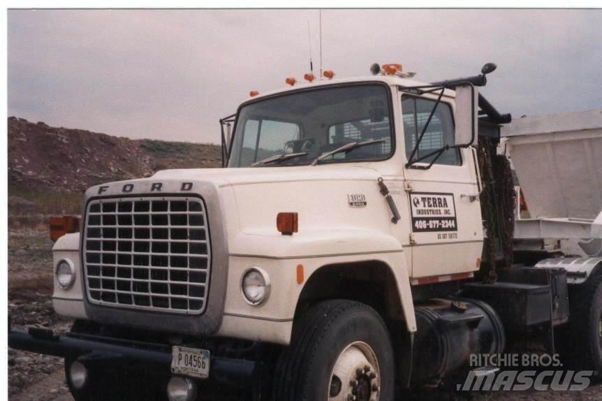Ford LT9000 平板 / 絞盤 卡車
