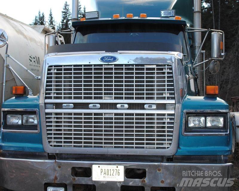 Ford LTL9000 曳引機組件