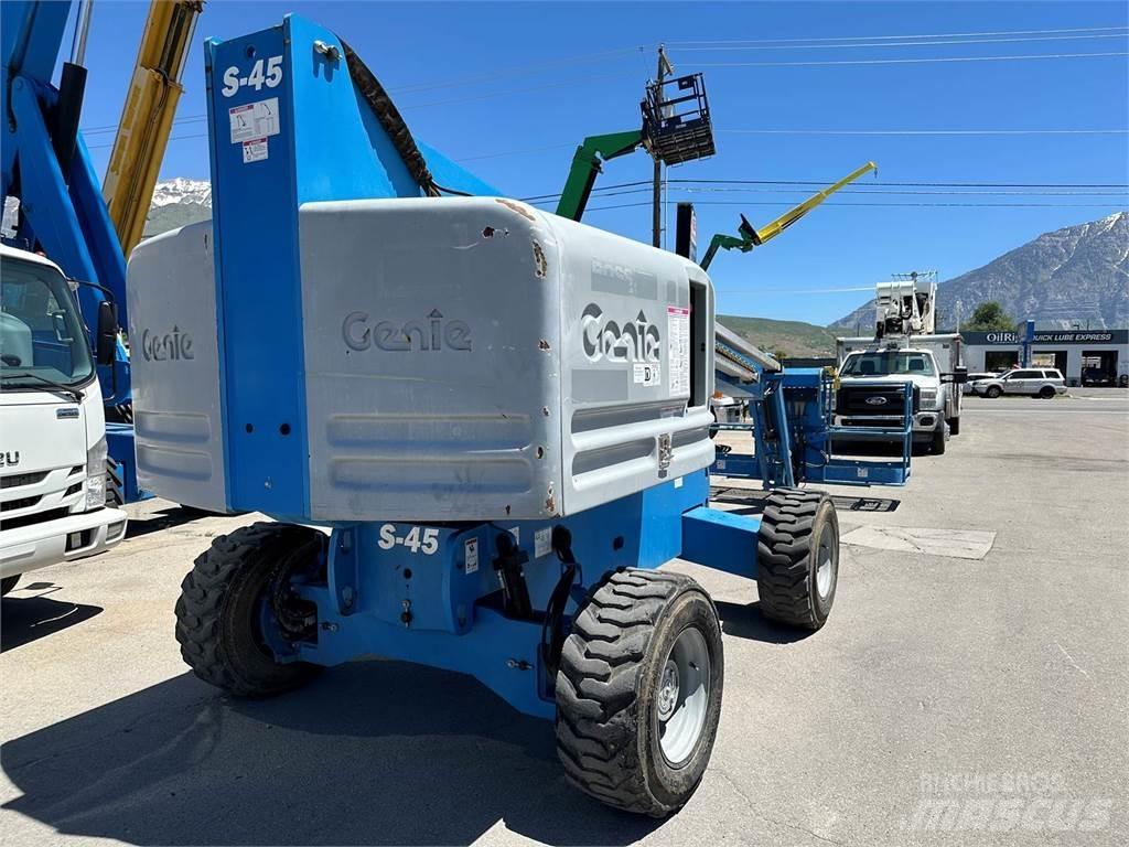 Genie S-45 伸縮臂高空作業車