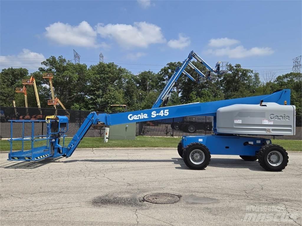 Genie S-45 伸縮臂高空作業車