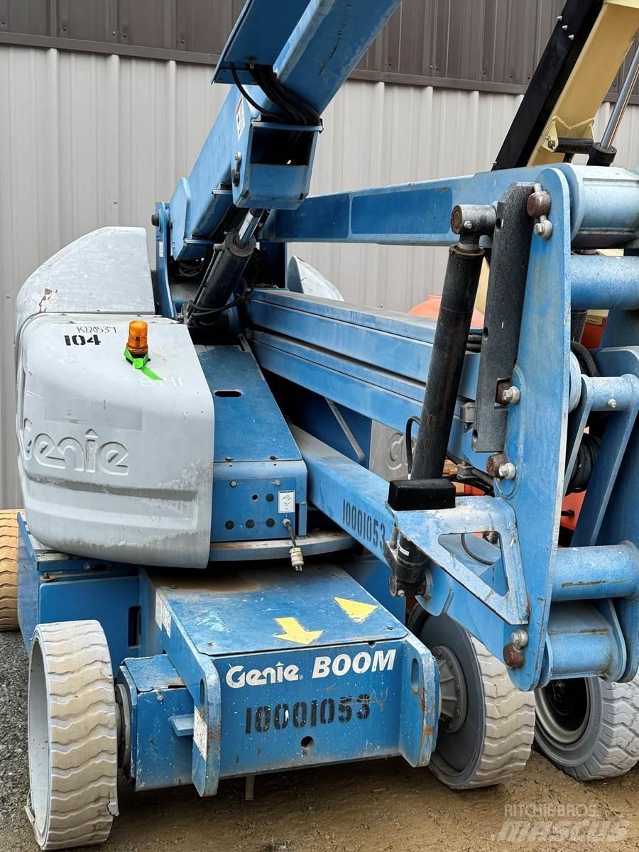 Genie Z45 曲臂高空作業車