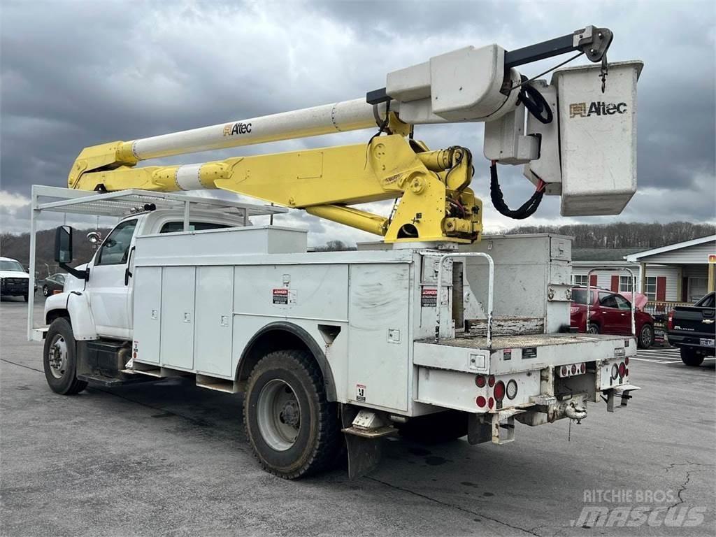 GMC 7500 卡車裝載高空作業車