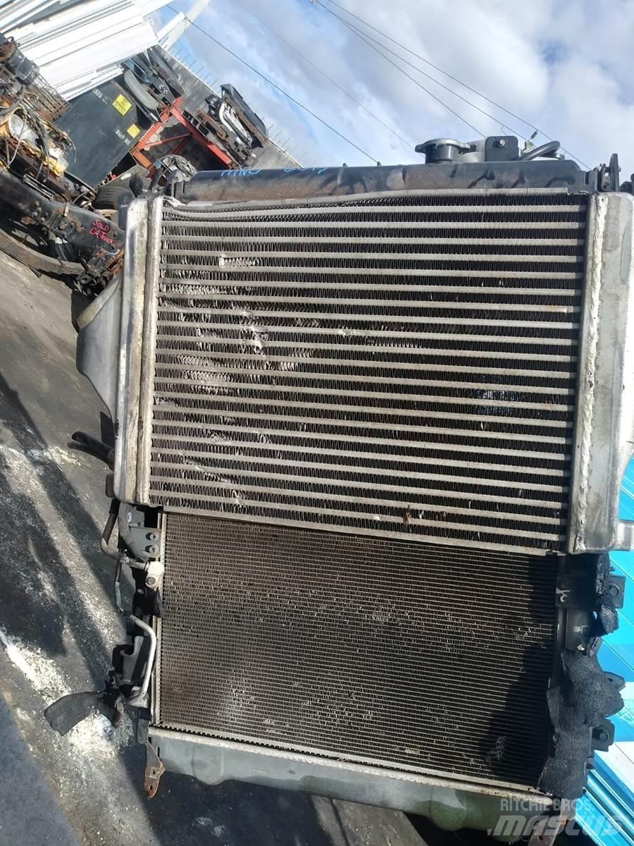Hino  散熱器/水箱