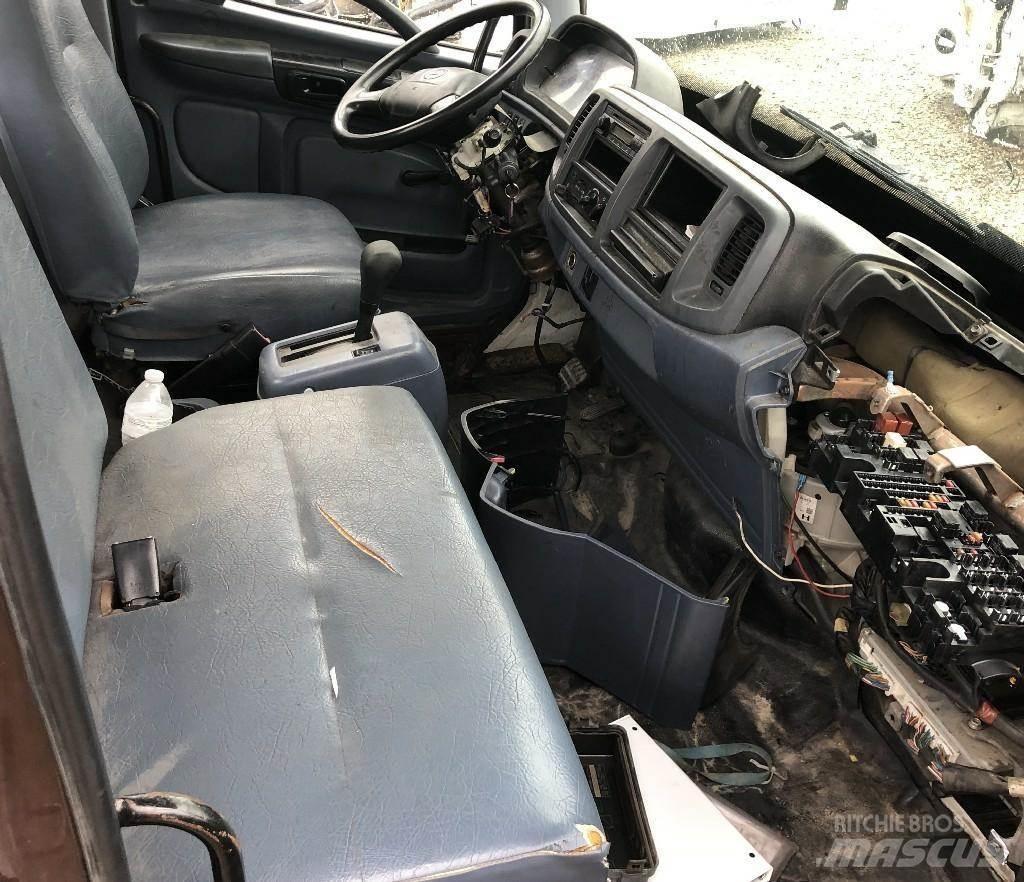 Hino 238 其他組件