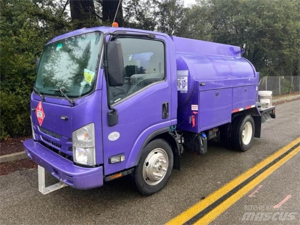 Isuzu NPR 運油車