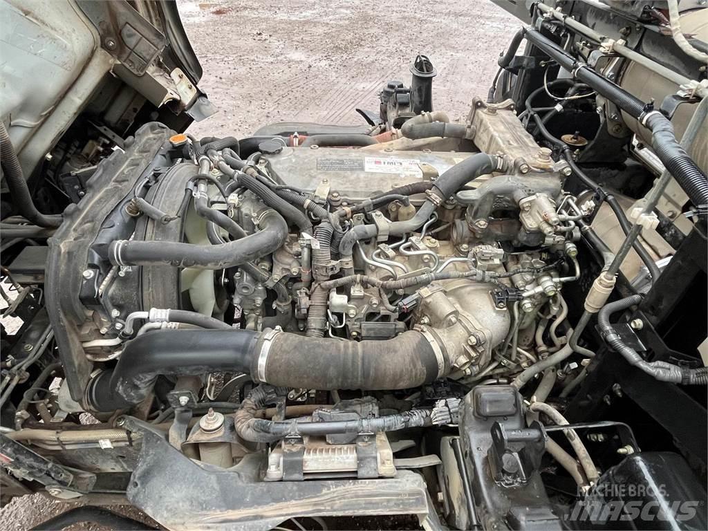 Isuzu NPR 掃倉機