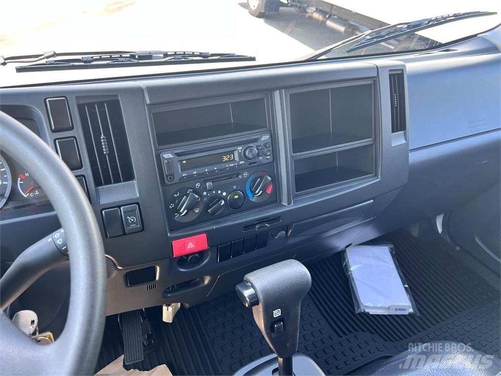 Isuzu NPR 皮卡.傳統半斗卡車/側卸板