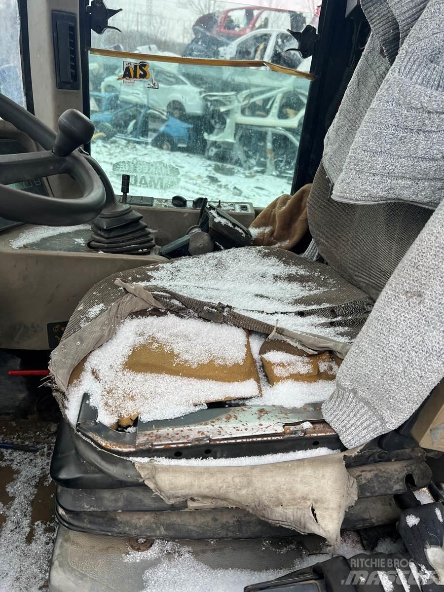 JCB 411 HT 輪胎式裝載機