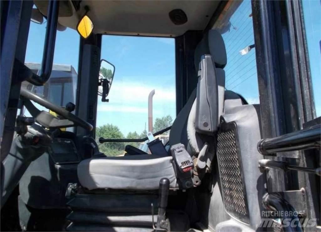 JCB 416 HT 輪胎式裝載機