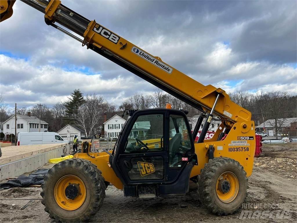 JCB 509-42 伸縮臂操作車