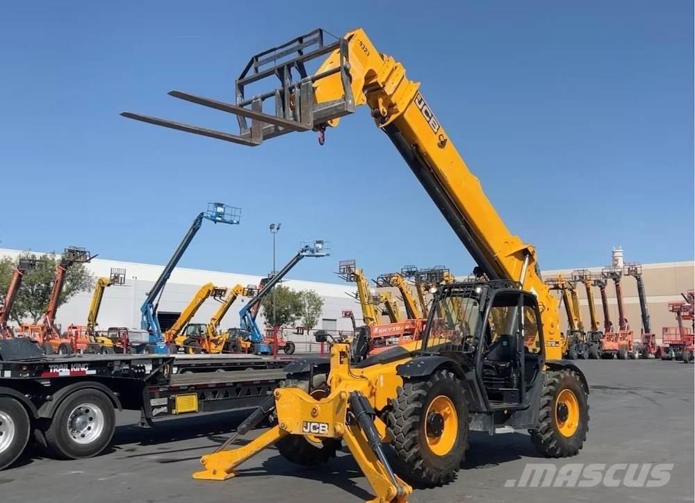 JCB 512-56 伸縮臂操作車
