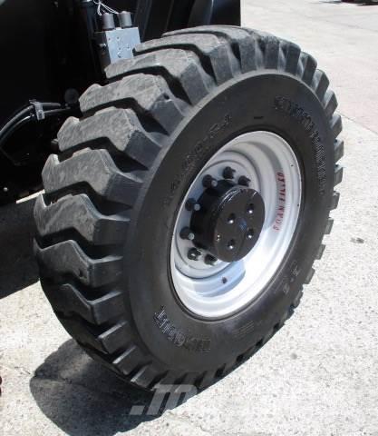 JLG 1055 伸縮臂操作車