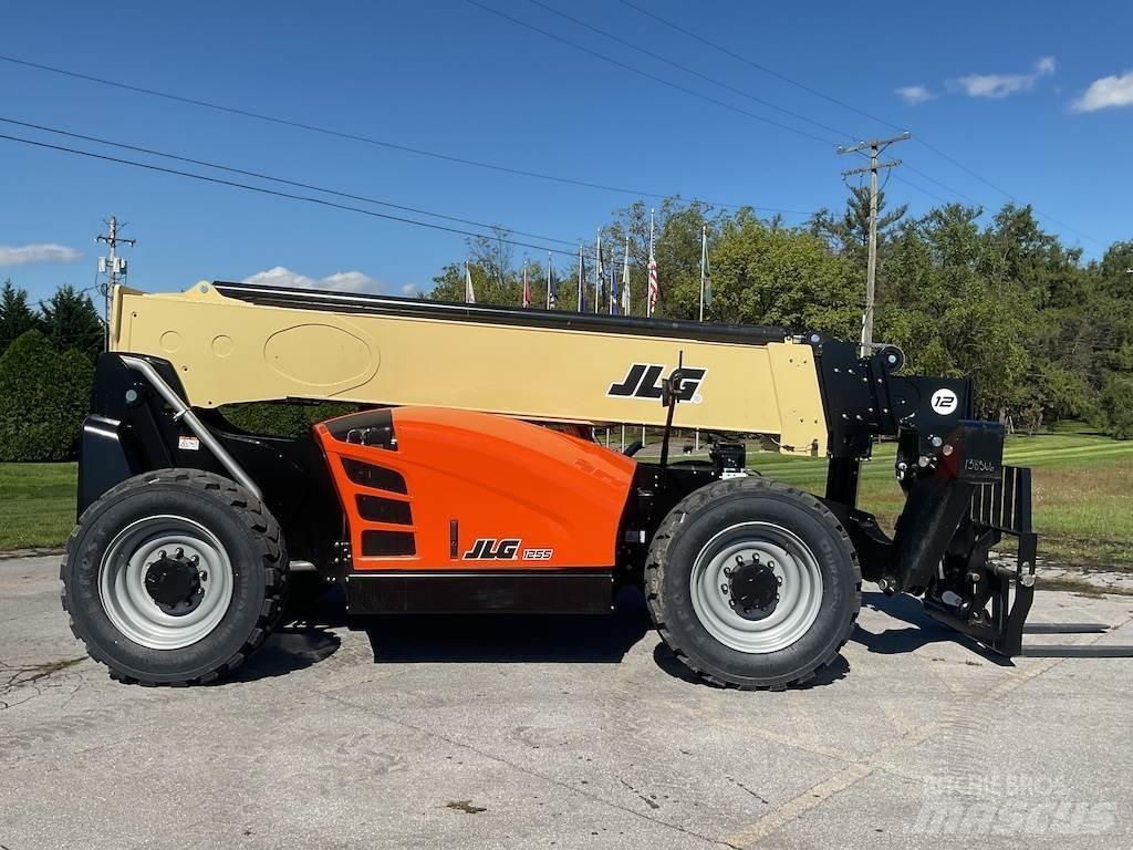 JLG 1255 伸縮臂操作車