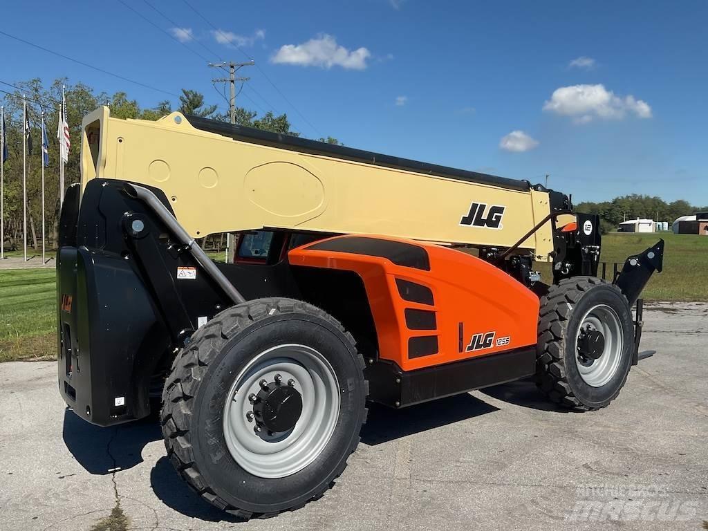 JLG 1255 伸縮臂操作車