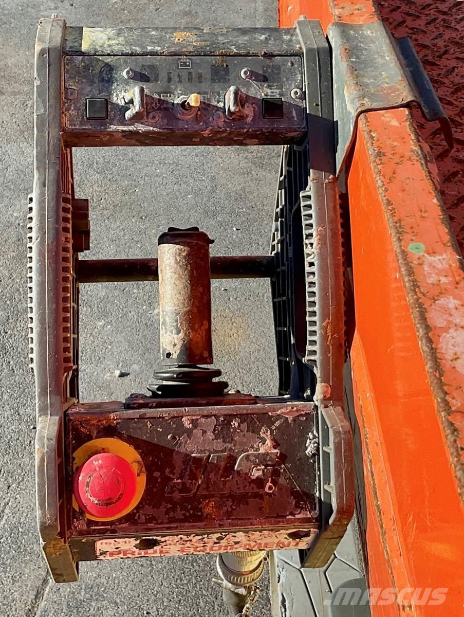 JLG 2632ES 剪式升降機