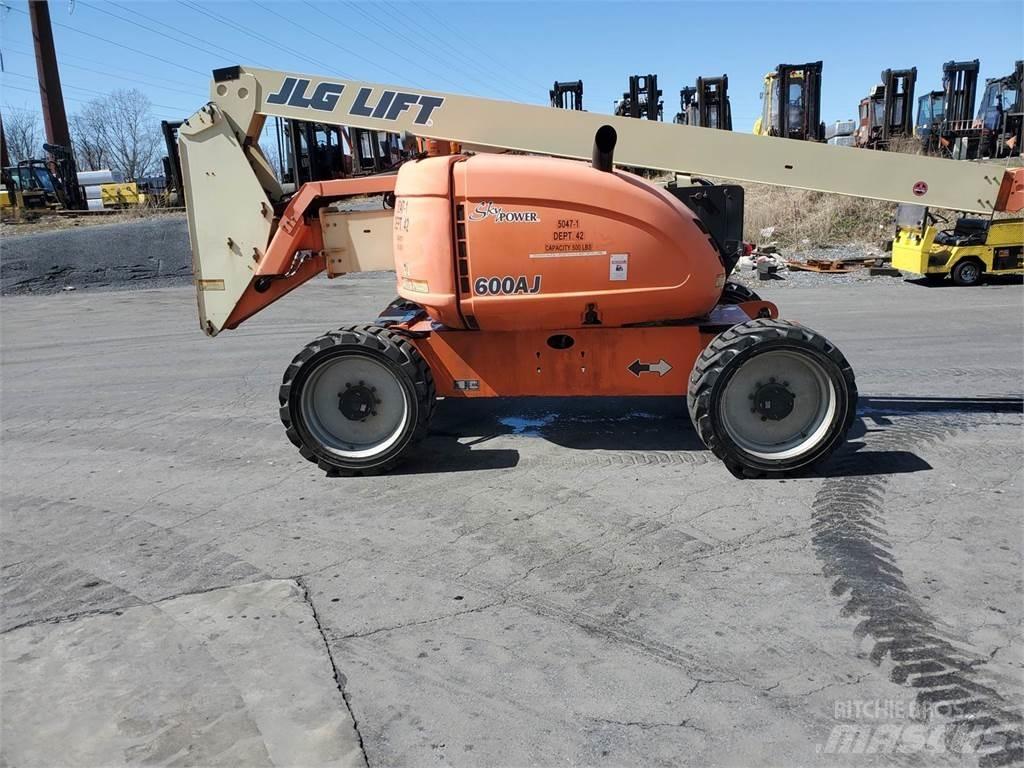 JLG 600AJ 曲臂高空作業車