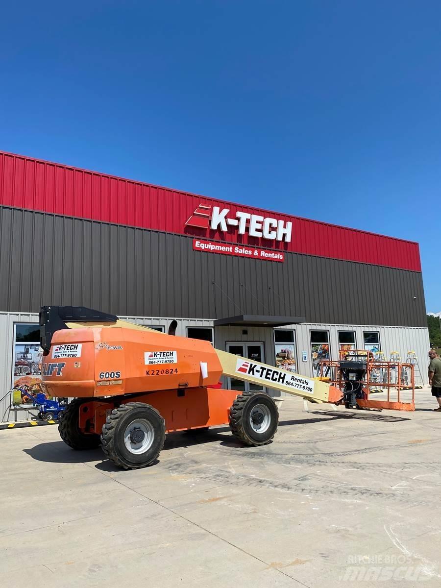 JLG 600S 伸縮臂高空作業車