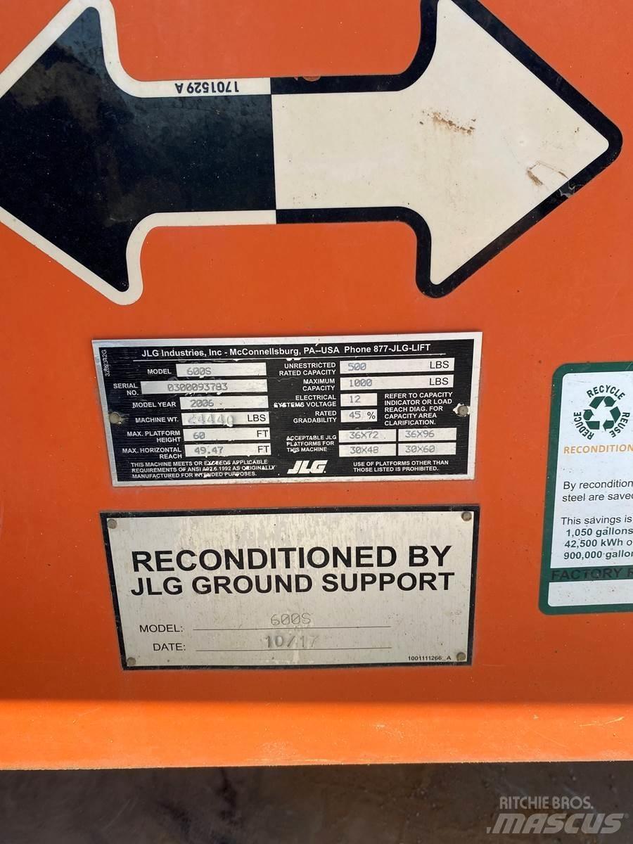 JLG 600S 伸縮臂高空作業車