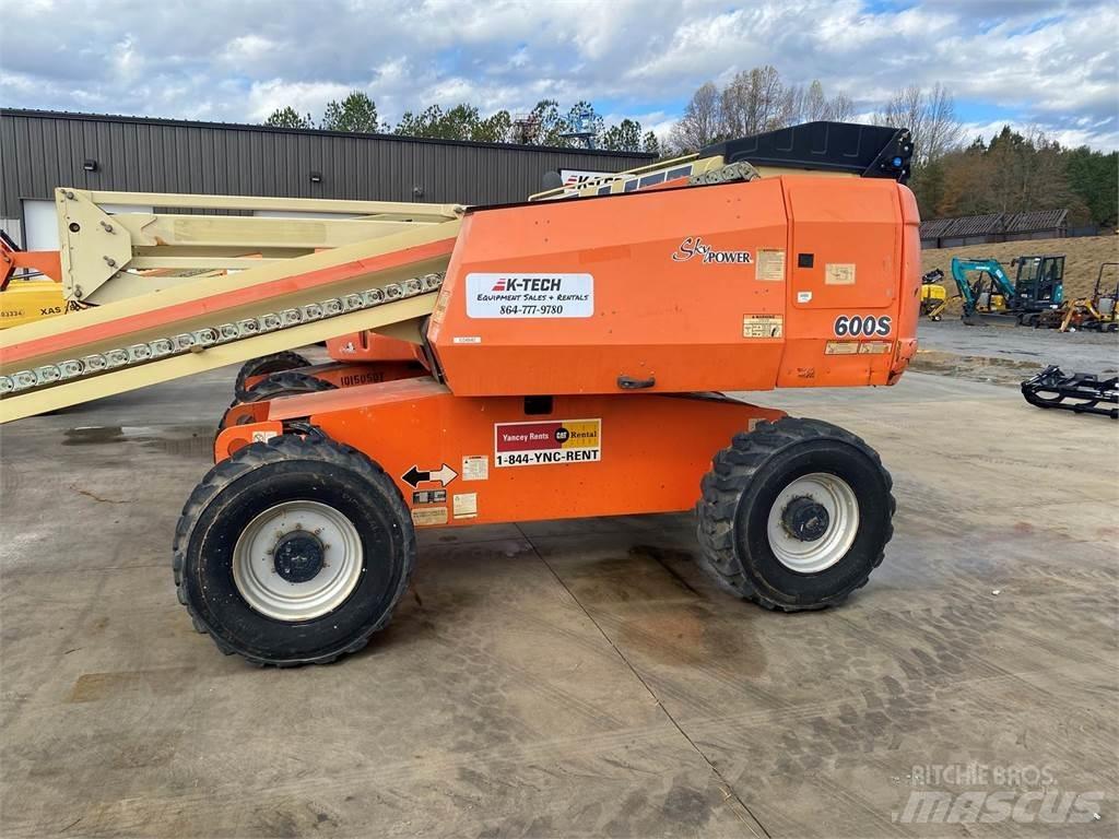 JLG 600S 伸縮臂高空作業車