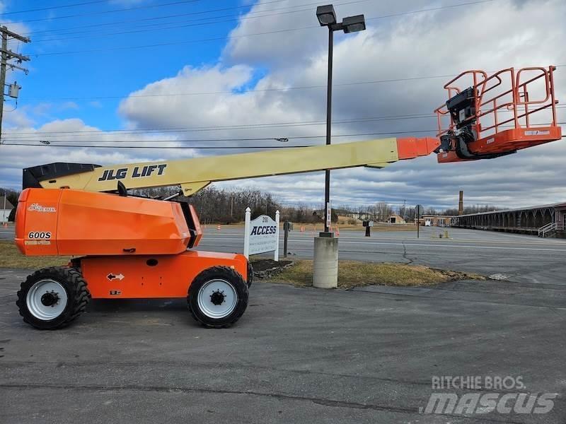 JLG 600S 伸縮臂高空作業車