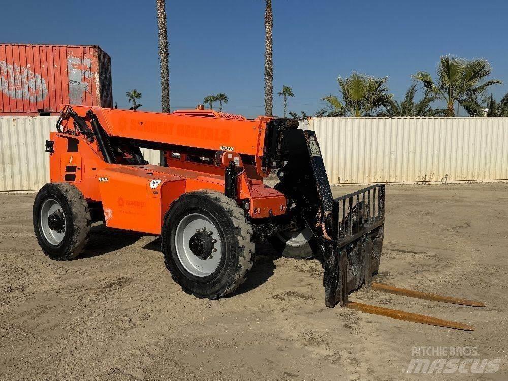 JLG 8042 伸縮臂操作車