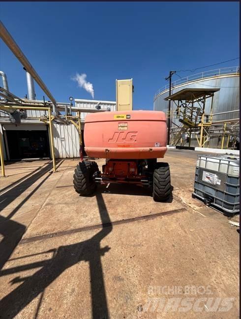 JLG 860SJ 曲臂高空作業車