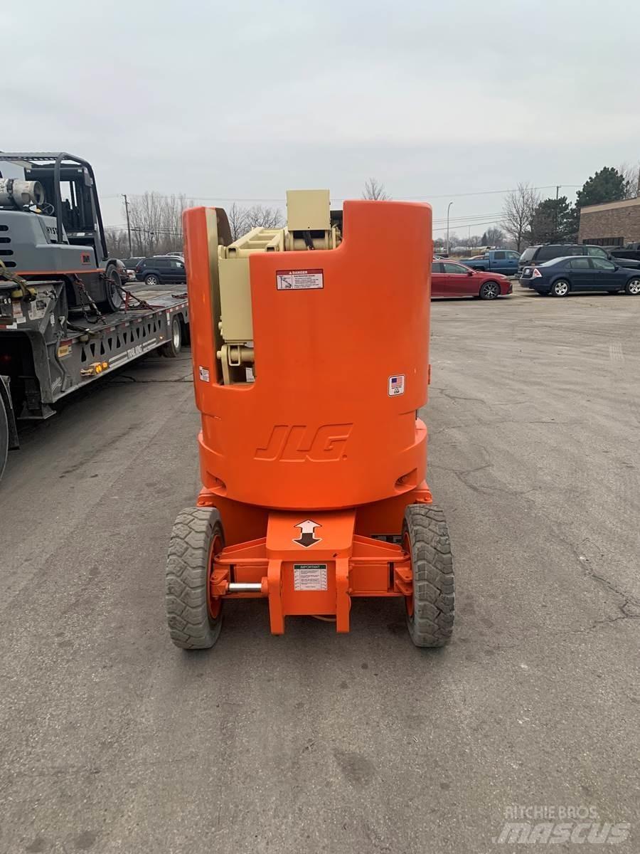 JLG E300AJ 垂直升降工作台