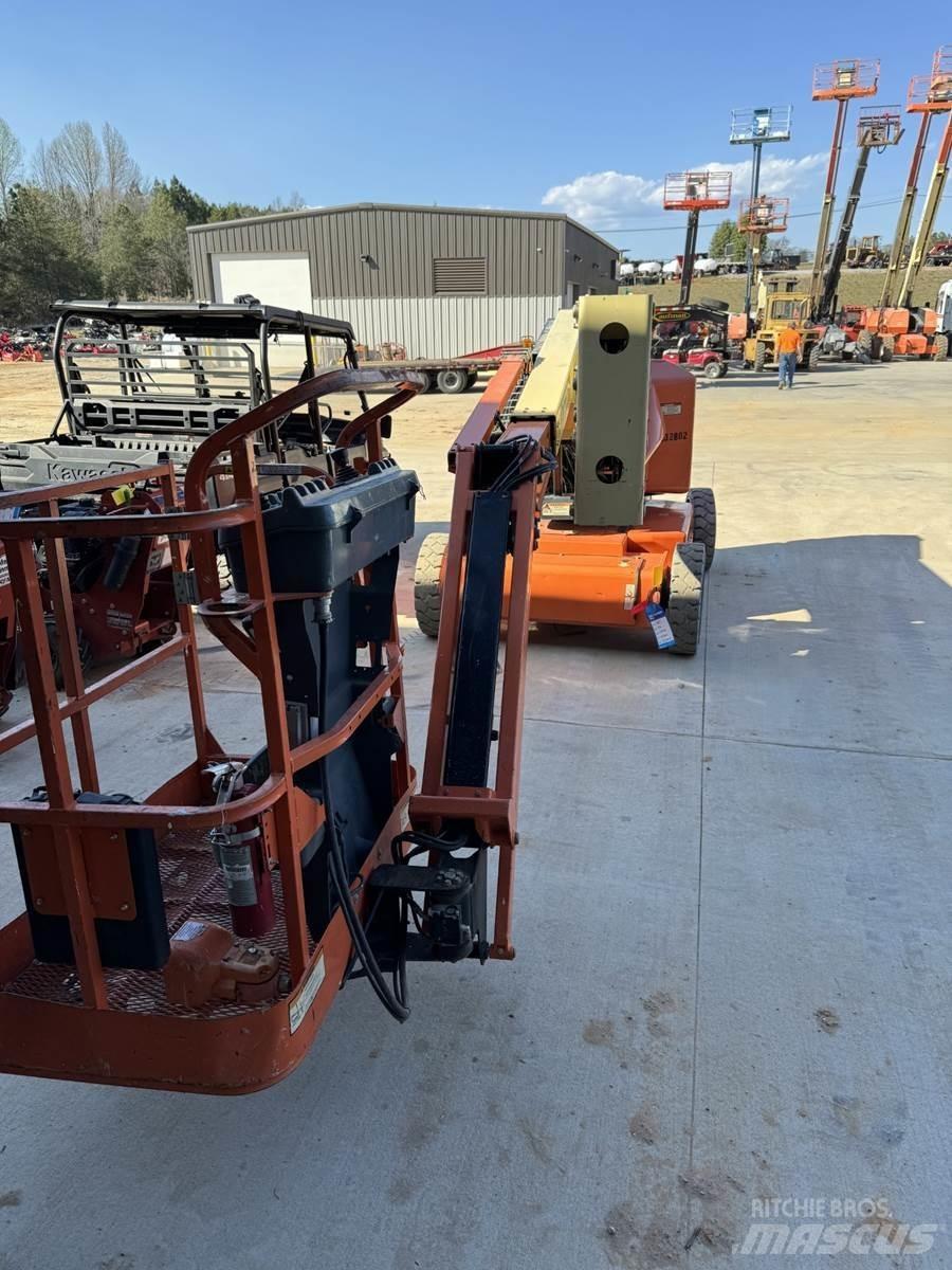 JLG E450AJ 曲臂高空作業車