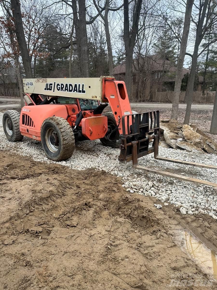 JLG G9-43A 伸縮臂操作車