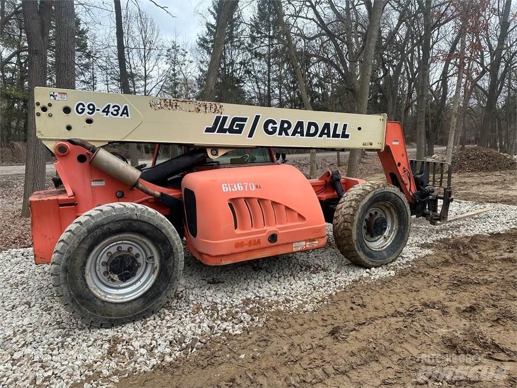 JLG G9-43A 伸縮臂操作車