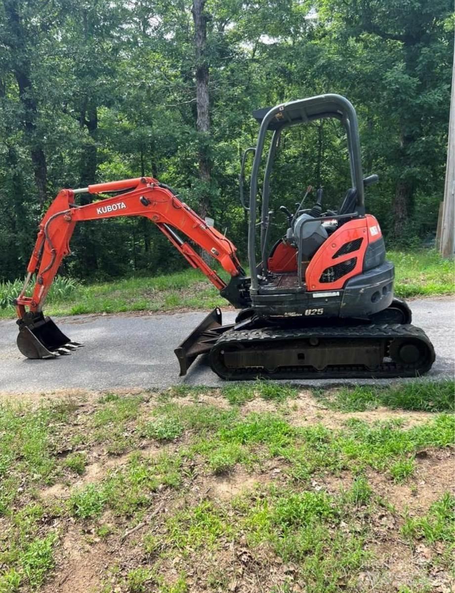 Kubota U25 小型挖土機/掘鑿機<7t(小型挖掘機)