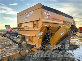 Kuhn 4142 混合餵料機