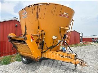 Kuhn 5143 混合餵料機