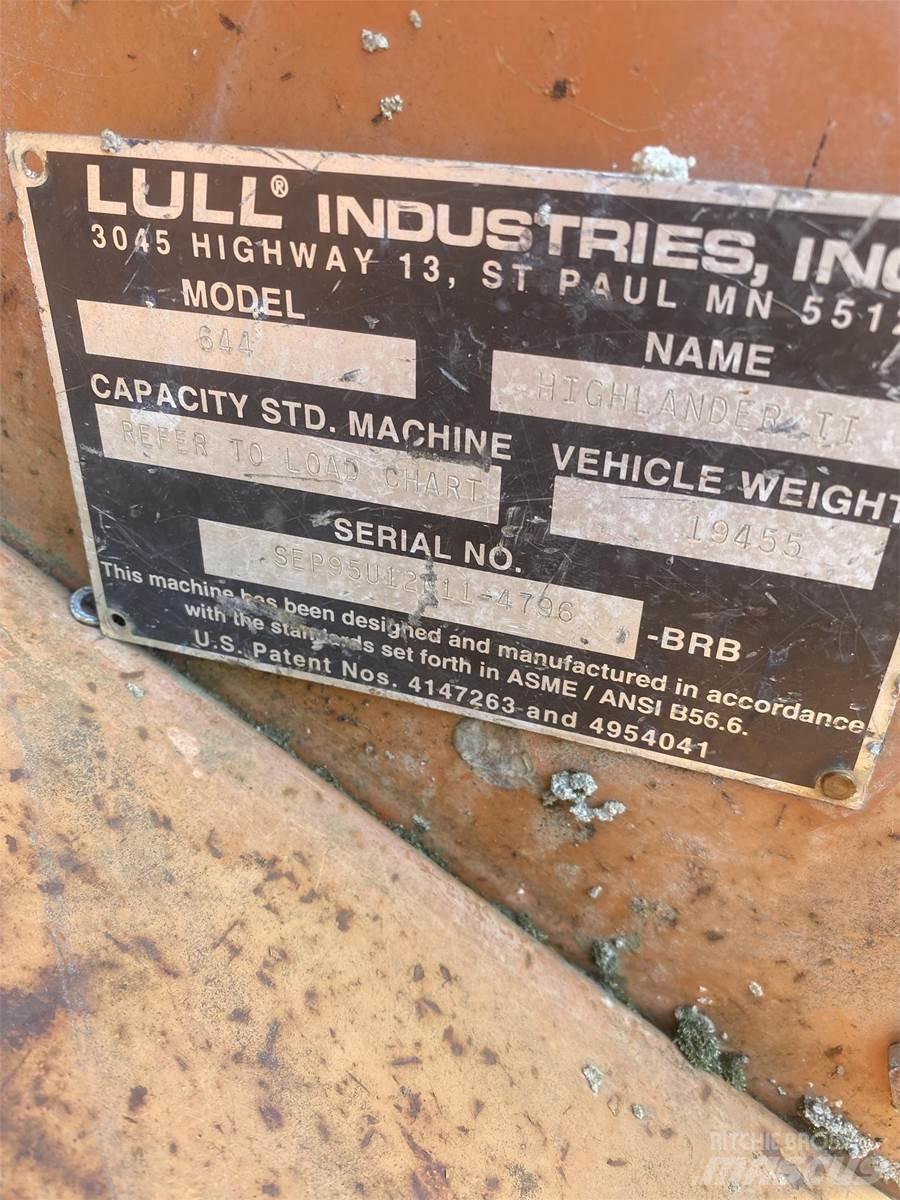 Lull 644 伸縮臂操作車