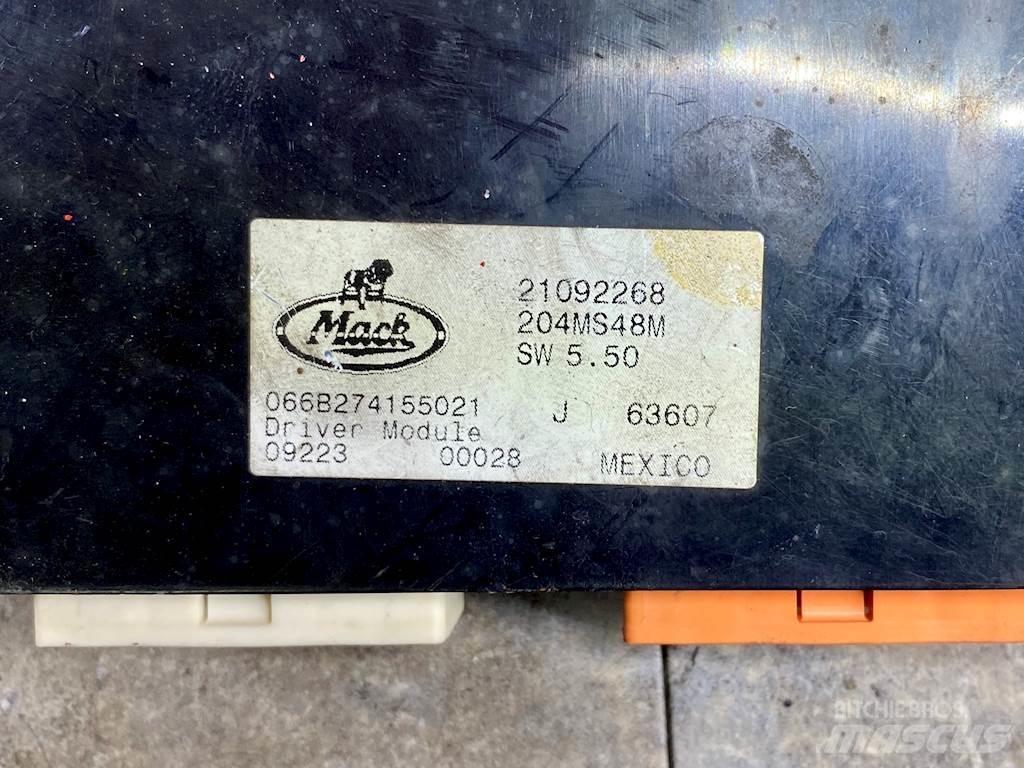 Mack  電子設備