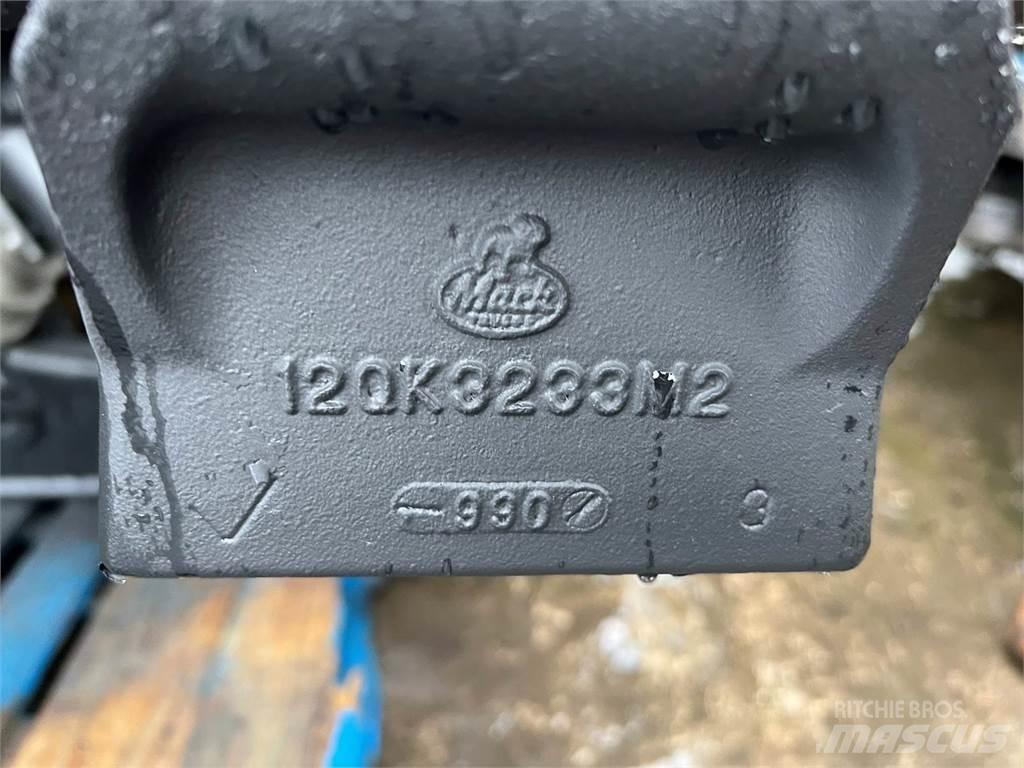 Mack  底盤和懸架