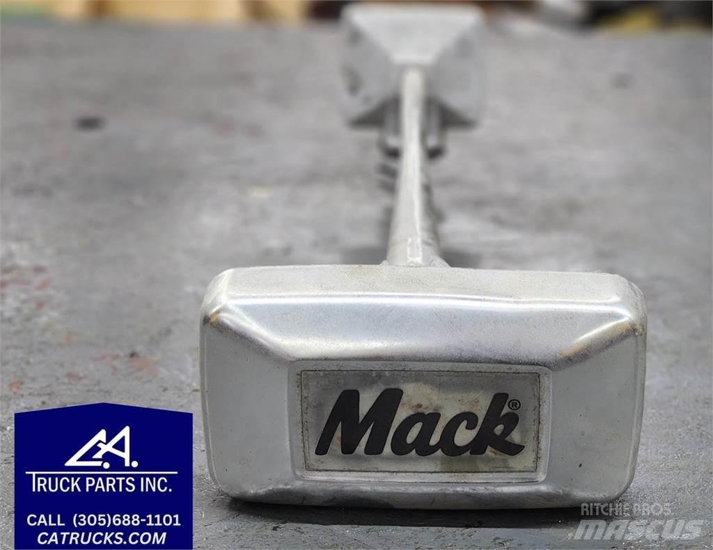 Mack  電子設備