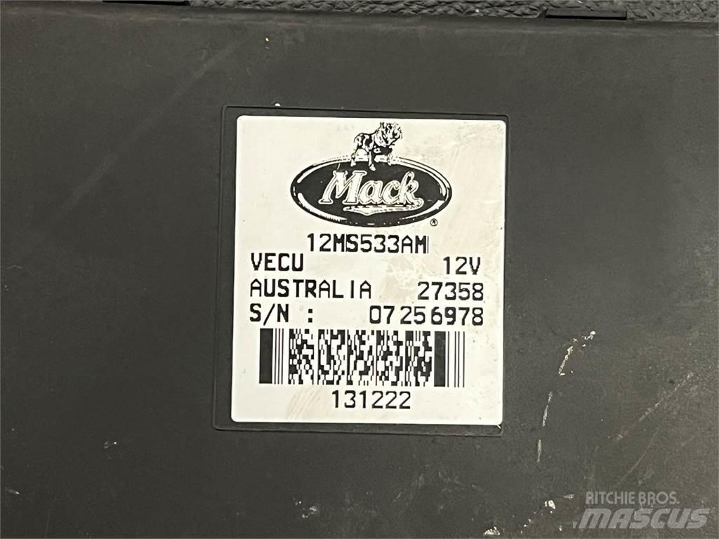 Mack  電子設備