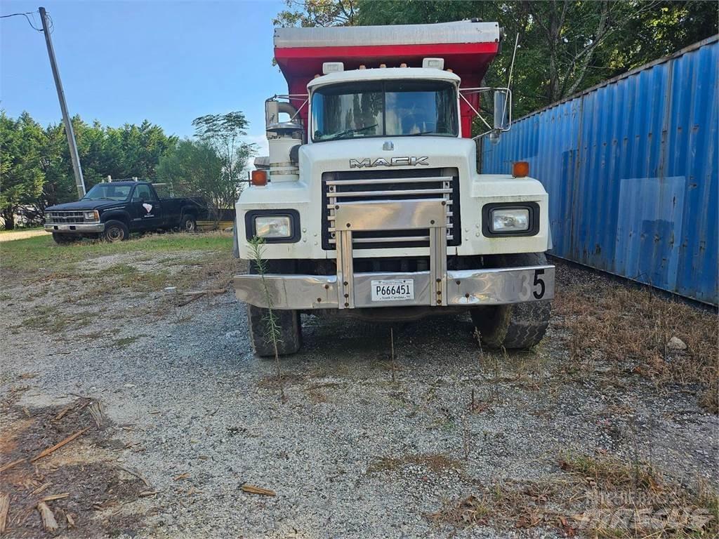 Mack 600RD 傾卸式卡車