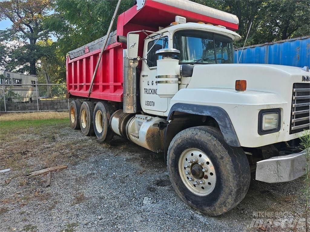 Mack 600RD 傾卸式卡車