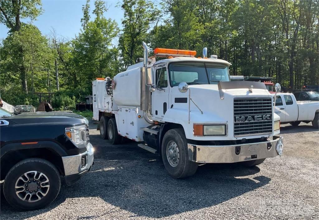 Mack CH613 運油車