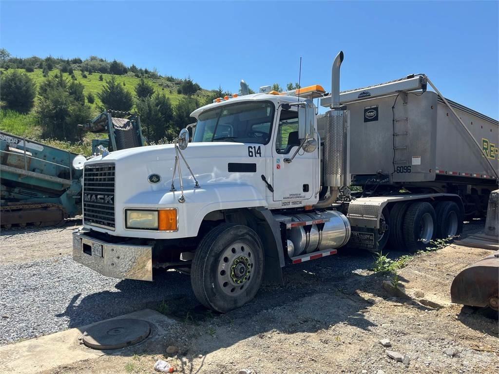 Mack CL733 其他貨車