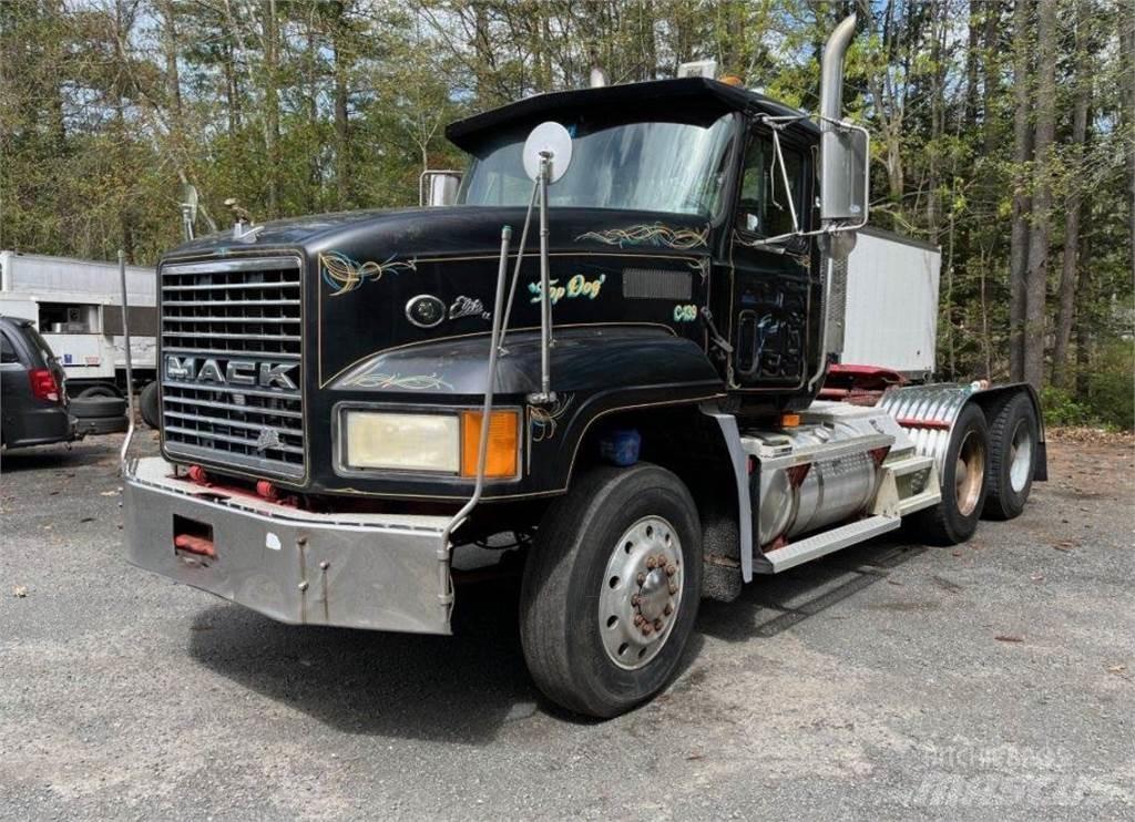 Mack CL733 曳引機組件