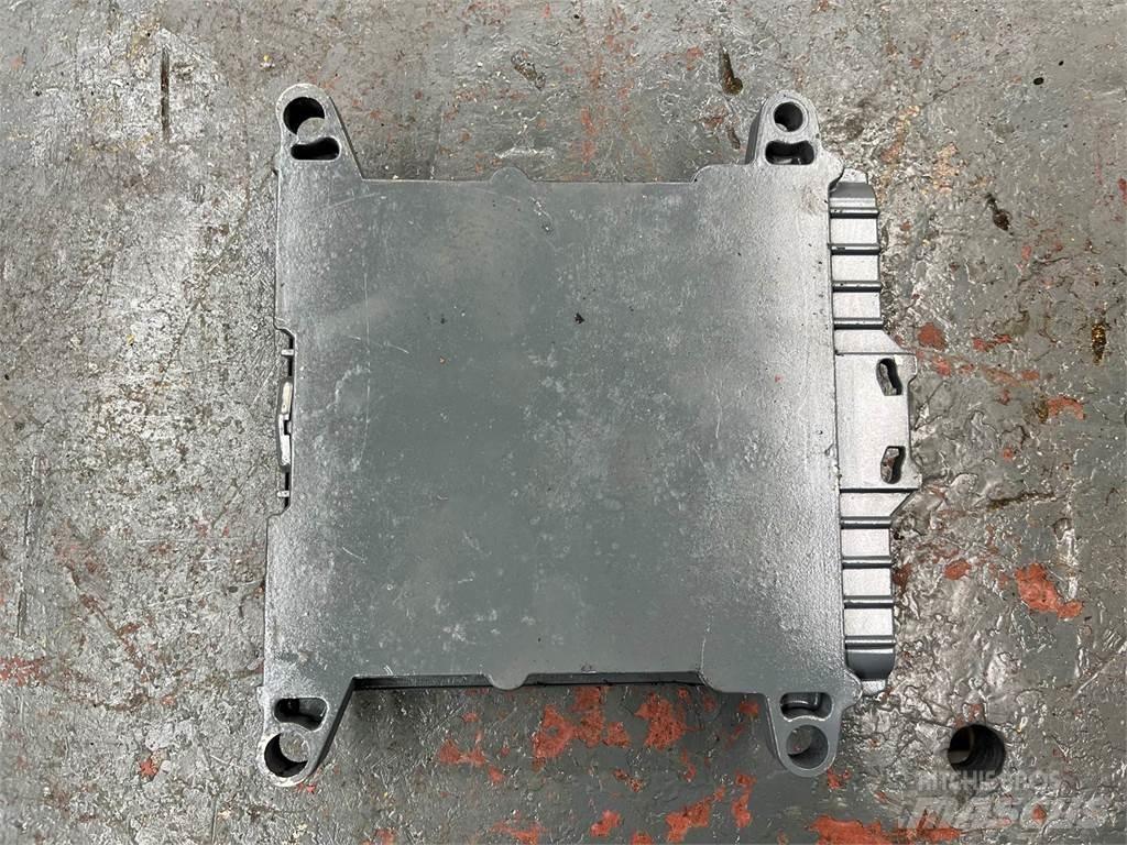 Mack E7 電子設備